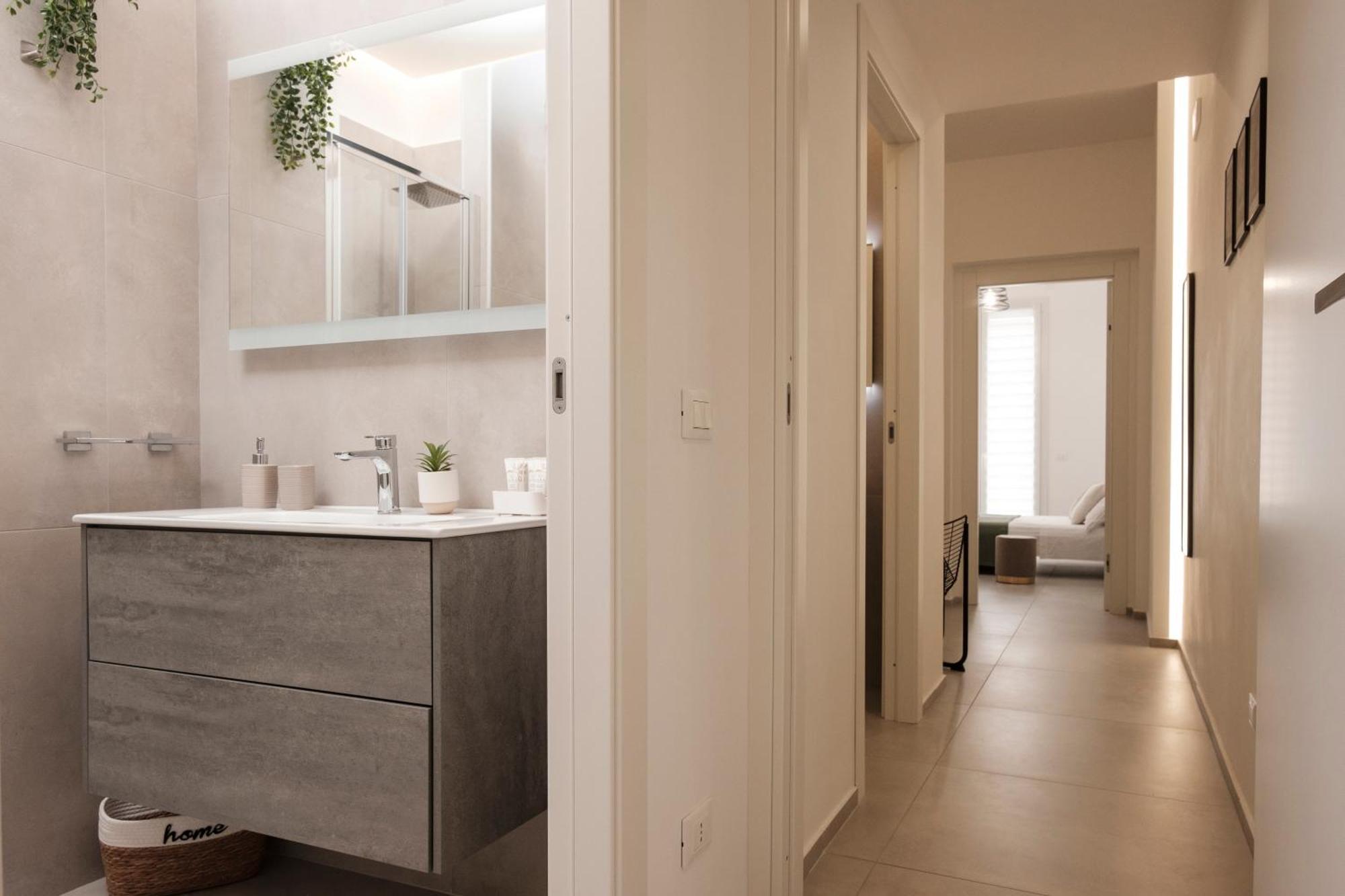 Pepoli Deluxe - Exclusive Apartment - Free Parking Trapani Buitenkant foto
