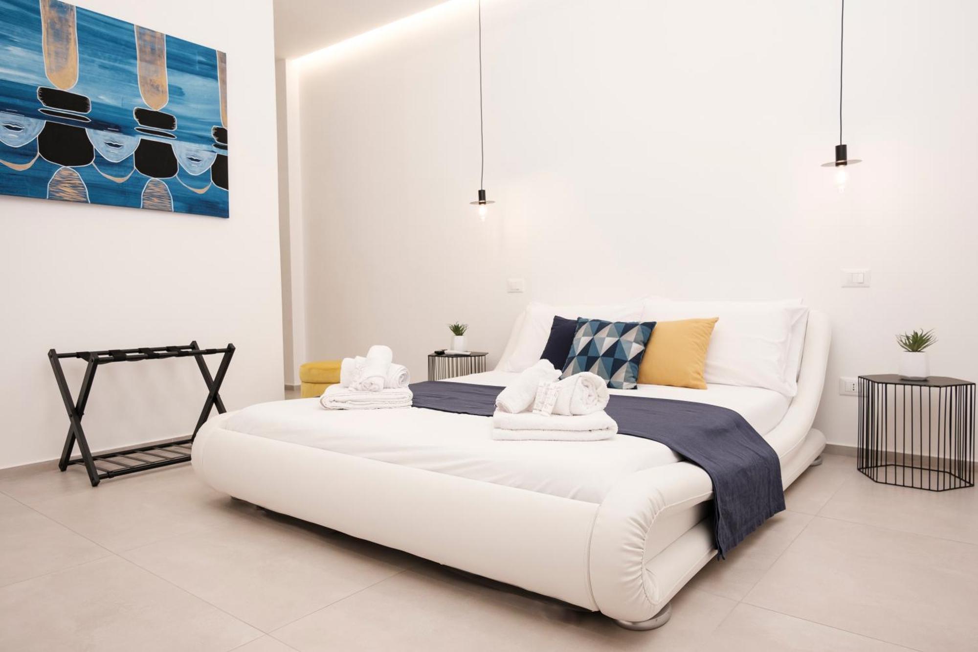 Pepoli Deluxe - Exclusive Apartment - Free Parking Trapani Buitenkant foto